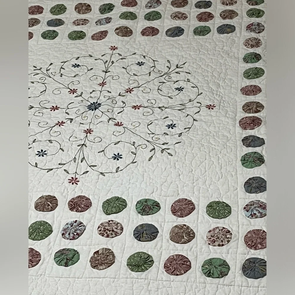 YO YO QUILT, SUFFOLK PUFF QUILT, NOSTALGIC HOME FASHIONS, QUEEN SIZE
